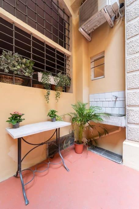 Central And Cozy Loft With Courtyard Bologna Kültér fotó